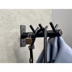 Wieszak loftowy na ubrania – ręczna robota | Rzemieslnik-Metalu.pl